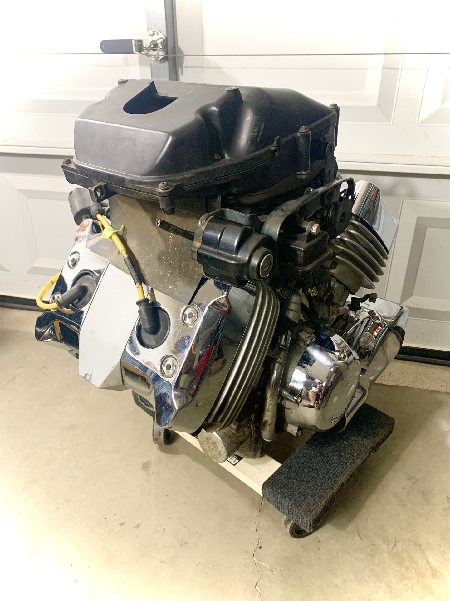 OEM 1996 Honda Magna VF750C Engine – Includes Carburetors, Air Box, Radiator – Test-Run – Needs Tune-Up