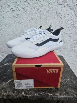 MINT CONDITION MENS VANS ULTRARANGE EXO SKATEBOARDING SHOES SIZE 9.5 WHITE & BLACK