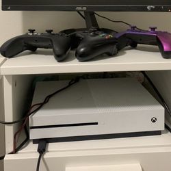 Xbox One Three Controllers and Games
