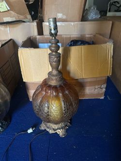 Vintage Mid Century Modern Amber Glass lamp