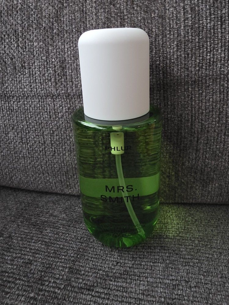 PHLUR  Mrs. Smith 8 oz