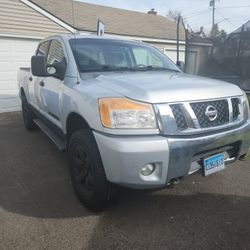 2010 Nissan Titan