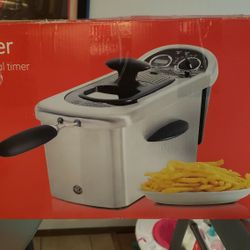 DEEP FRYER 3.0 LITER WITH DIGITAL TIMER