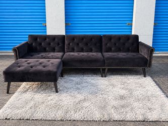 Free delivery 🚚. Sectional sofa.