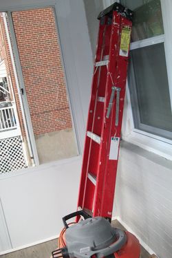 6 feet ladder and wet Vac
