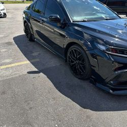 Rines Y Gomas Balanceadas  , Luces Led , Front Lip  Para Toyota Camry . Todo Lo Que Nececite Para Su Carro , Toyota Hyundai Mustang Infiniti  Honda