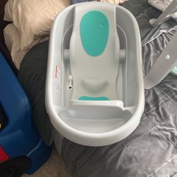 Newborn-to-toddler Tub