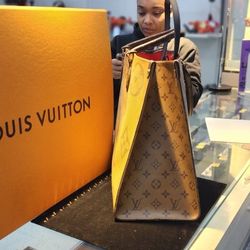 Louis Vuitton Purse