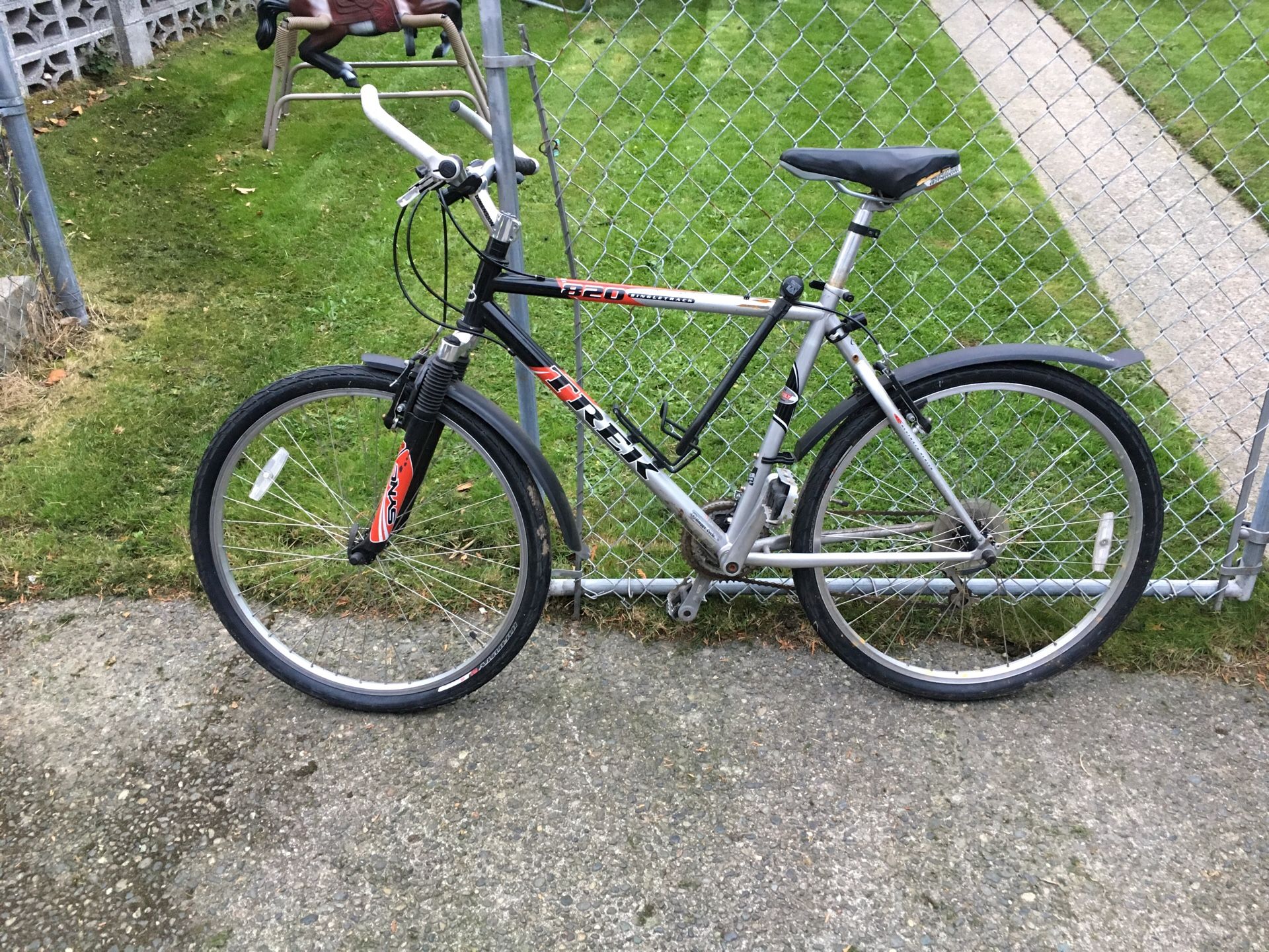 2003 trek 820
