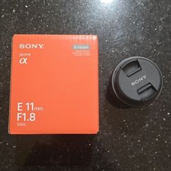 Sony E 11mm F1.8 APS-C Ultra-wide-angle Prime Lens