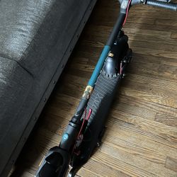 Apex GoTrax E-scooter 