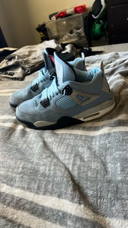Jorden 4 university blues