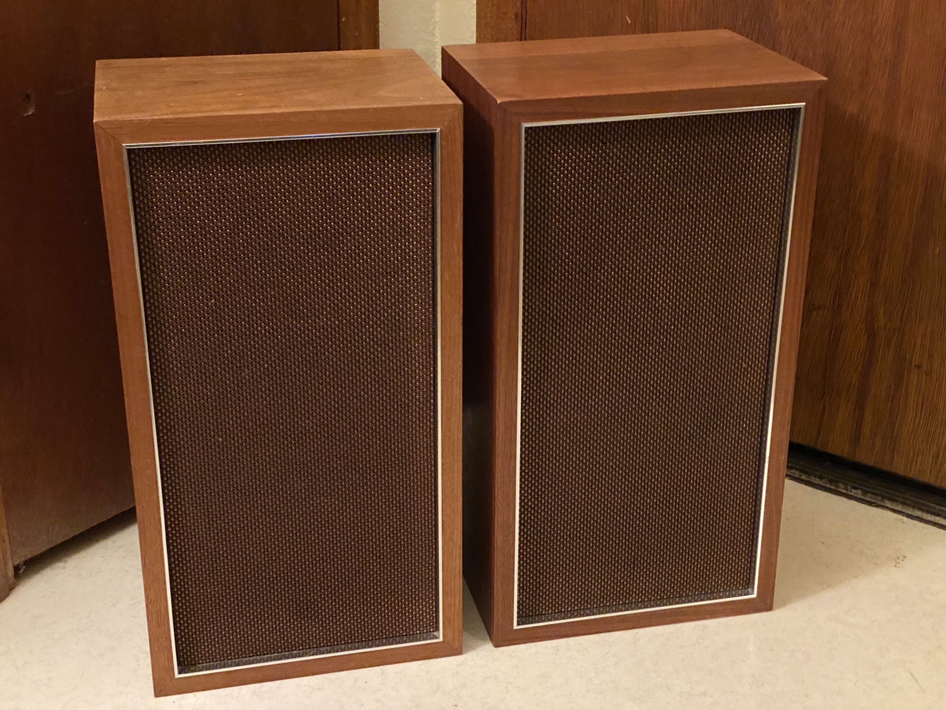 Vintage Pioneer CS-33 Speakers