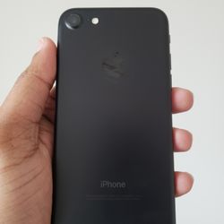 iPhone 7, 32GB, Unlocked, Works any company sim card any country internationally 