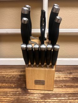 Knife Set in wooden block-see all photos for all included-very good condition!