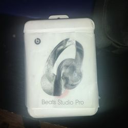 Beats Studio Pro  - 𝓙𝓾𝓵𝔂 19, 2023
