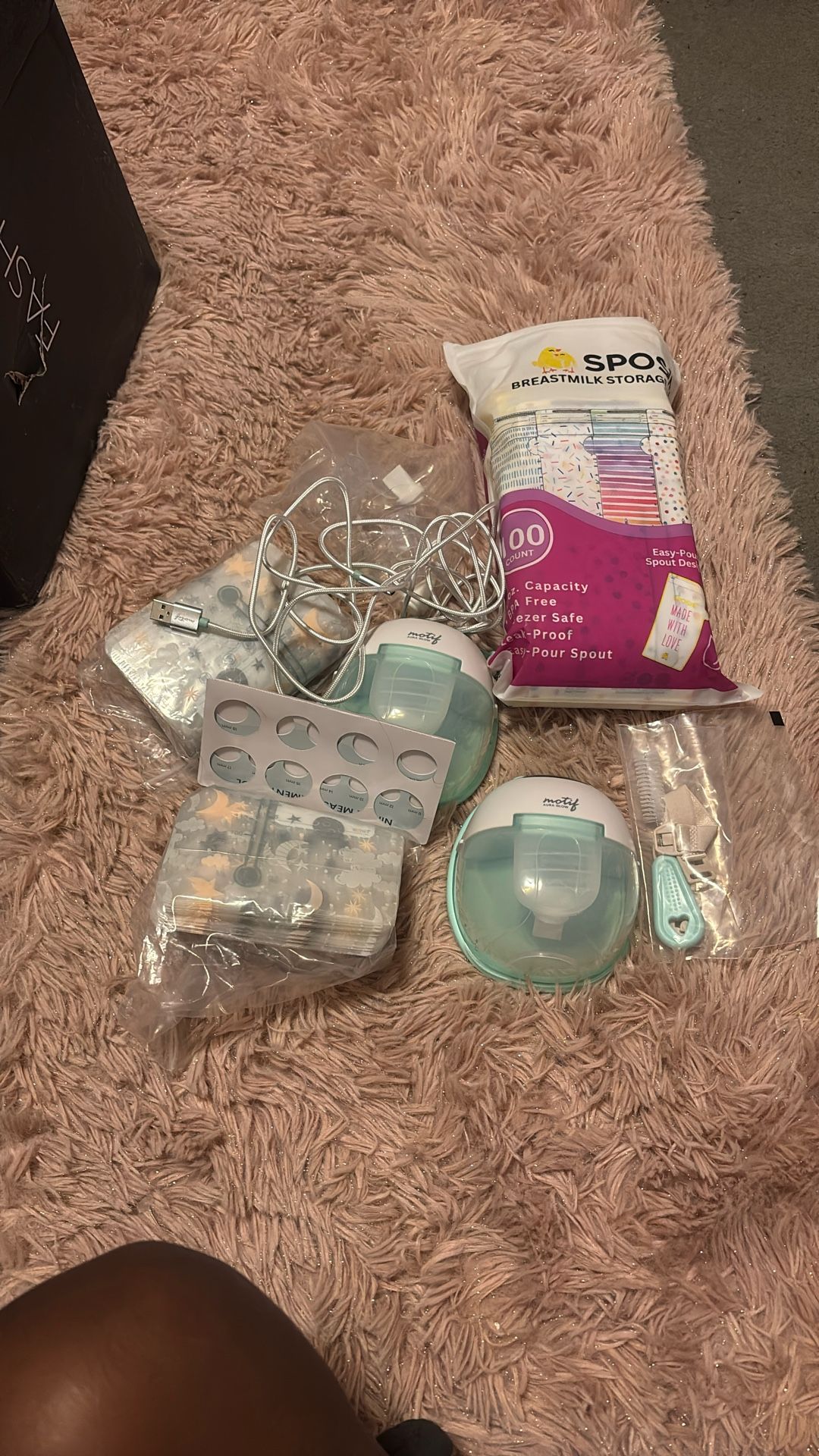 Motif Wearable Breast Pump 