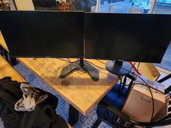 Dual Screen 24" Monitors - ViewSonic with Stand