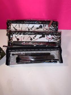 Makeup brushes set with POUCH 🖤