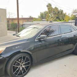 2013 Chevy Malibú No Pasa El Esmog Tiene El Check Engine Prendido Si Alguien Está Interesado El Carro Está Bien Del Motor Corre Bien 