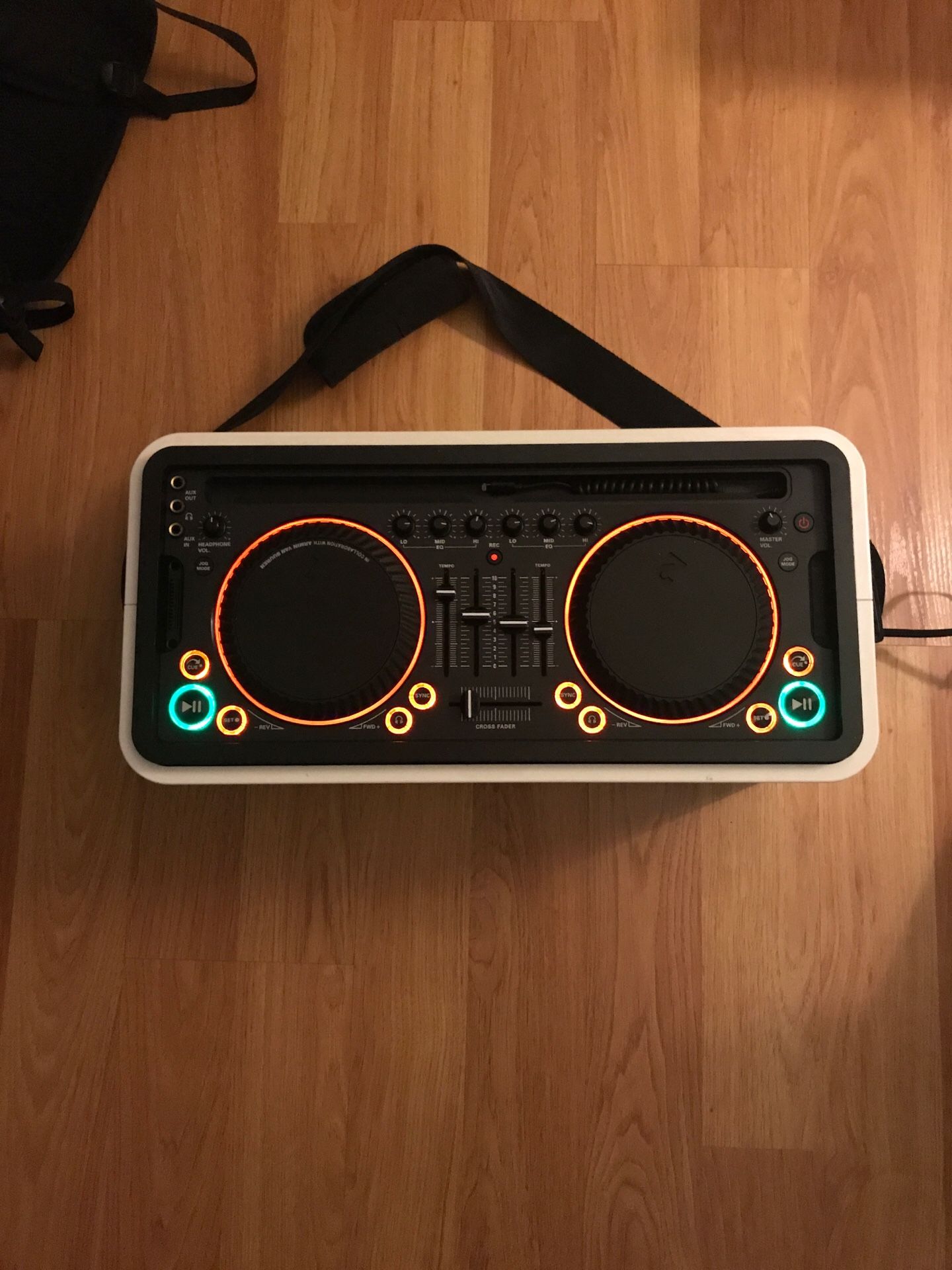 Philips DS8900/ M1X-DJ Sound System Docking Station and Bluetooth