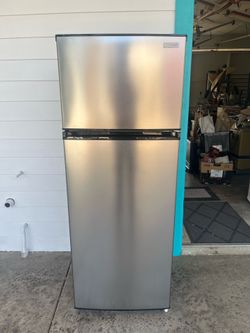 Vissani Fridge/Freezer