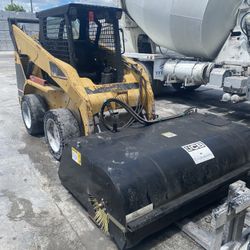 Skiidsteer With Bucket And Or Sweeper