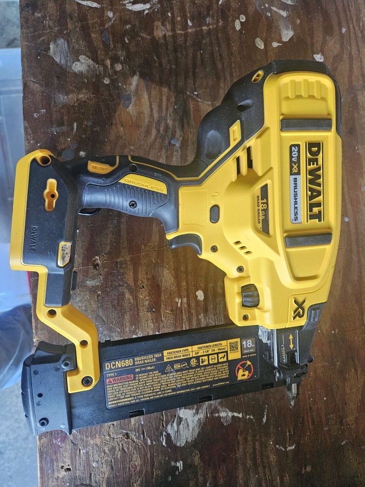 Dewalt 18g Nailer 20v