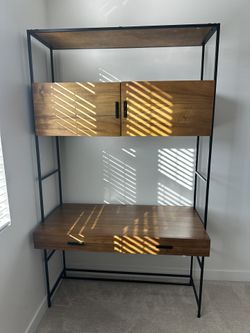 Like new writing/computer desk and bookshelf set