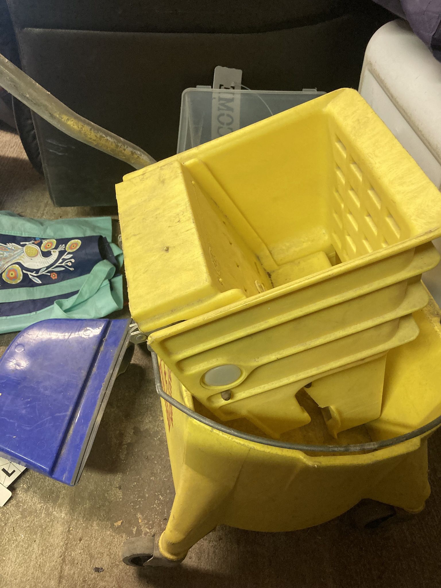 Wringer Bucket