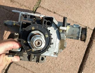 2006 Chevy Trailblazer SS Steering Column Assembly