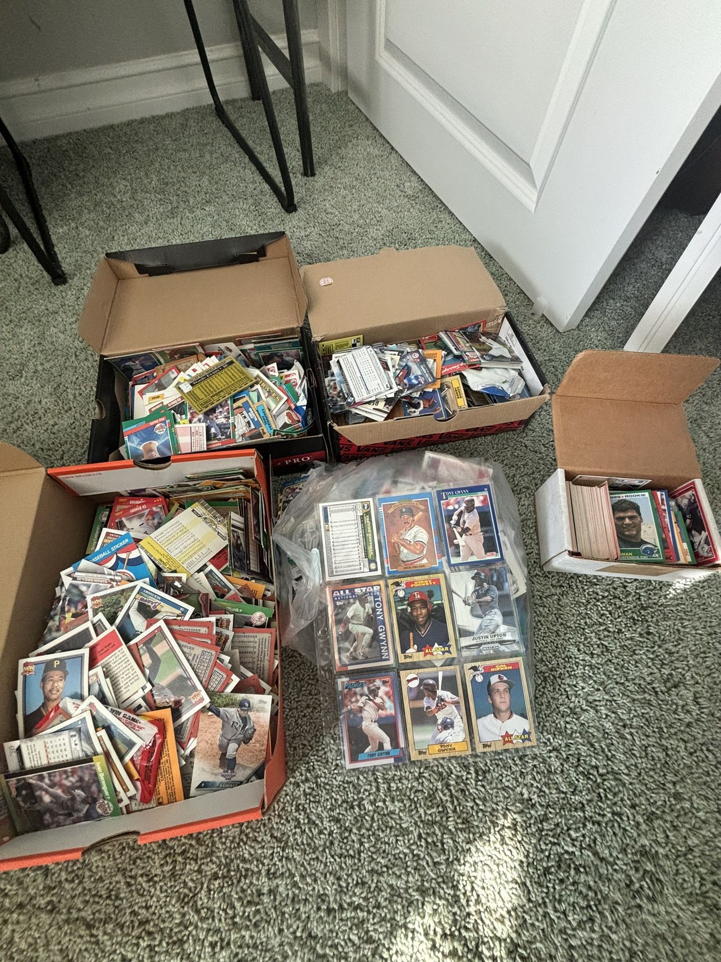 hundreds of baseball cards from 1980s- 2020