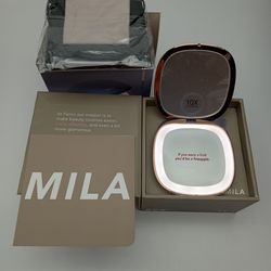 Compact Mirror. Light Up. Mirror