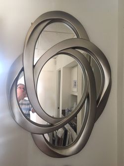 Brand New Beautiful wall mirror 36x 52