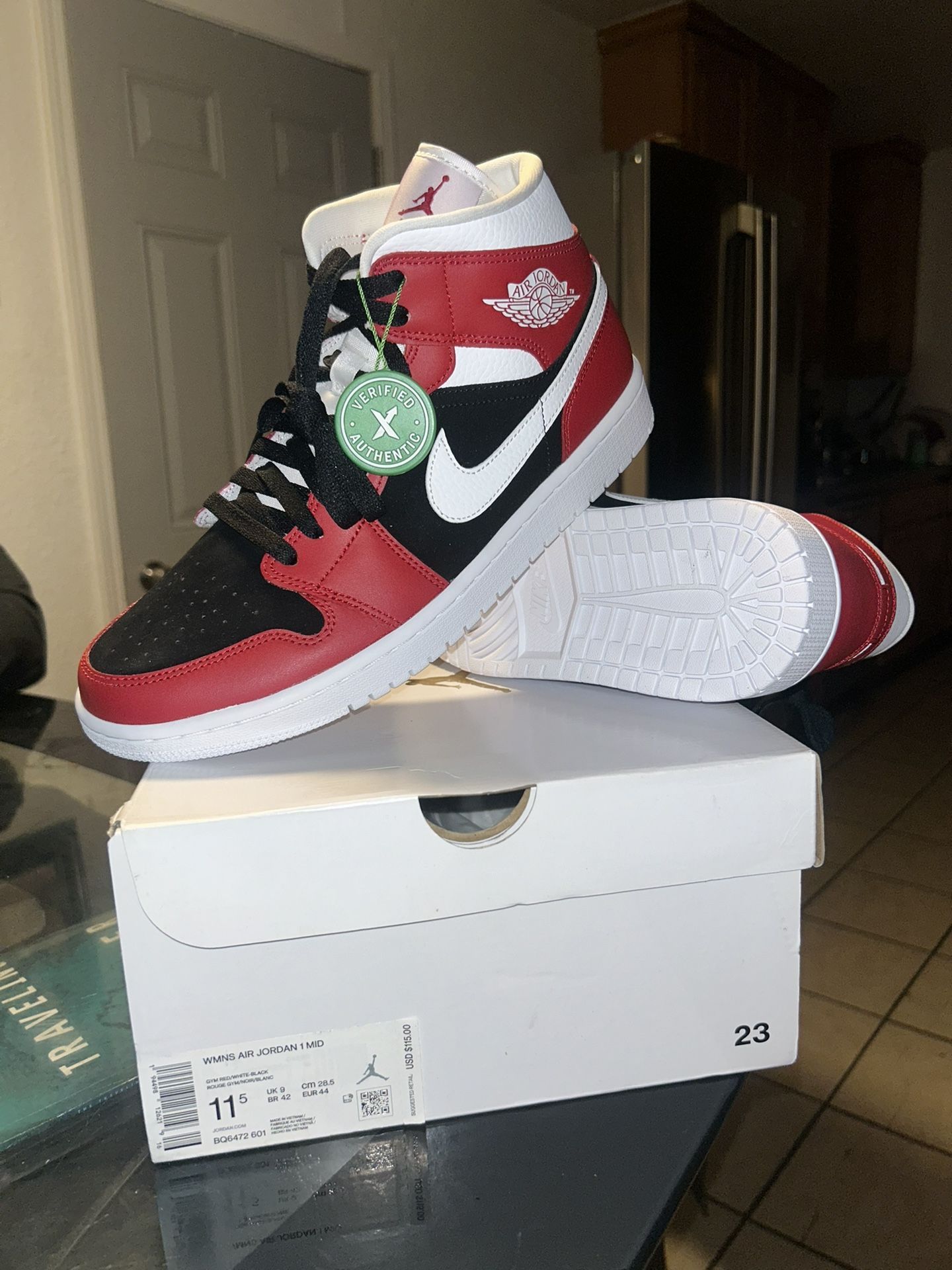 Brand NEW In Box Nike Air Jordan Retro Mid W Gym Red White Black