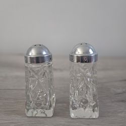 Vintage Anchor Hocking Clear Cut Glass Salt and Pepper Shakers Star of David


