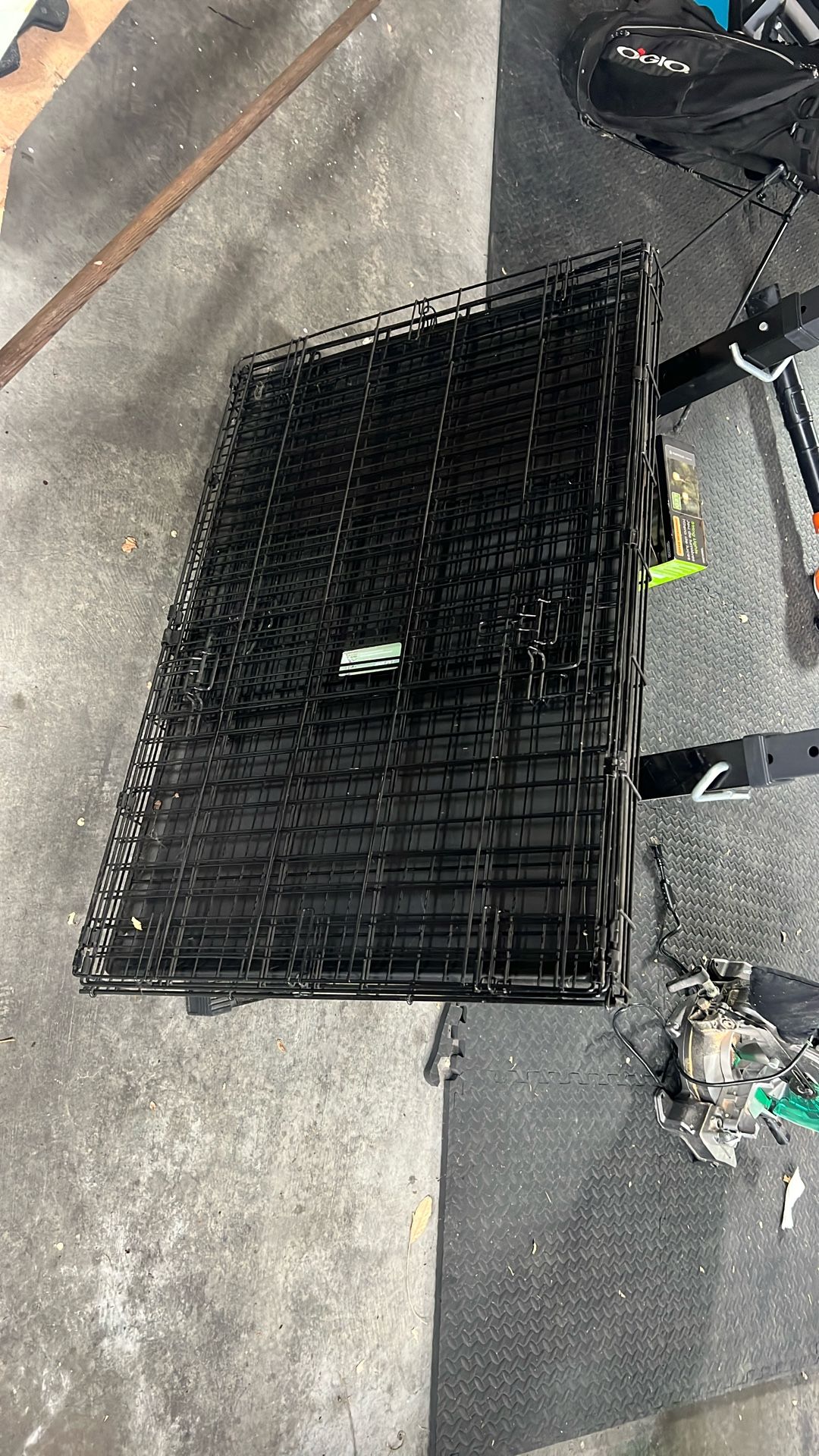 Collapsible dog kennel / Crate