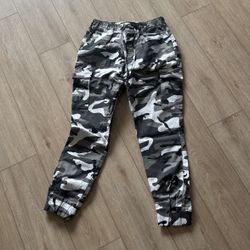 Female Cargos