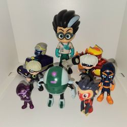 mixed lot of PJ Masks mini figures and vehicle with 7" talking Romeo in working condition 