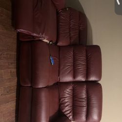 Reclining Couch With Remote 