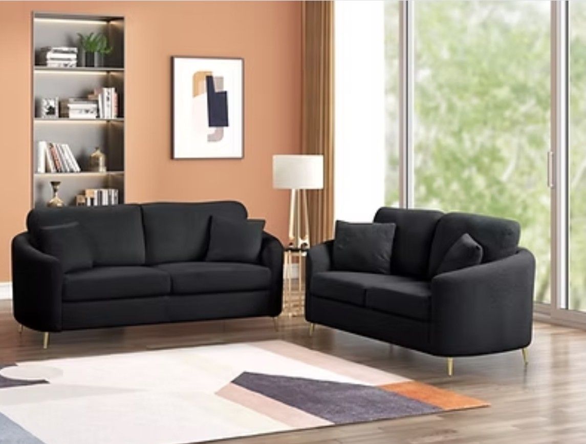 2 PC SOFA AND LOVESEAT NEW IN BOX