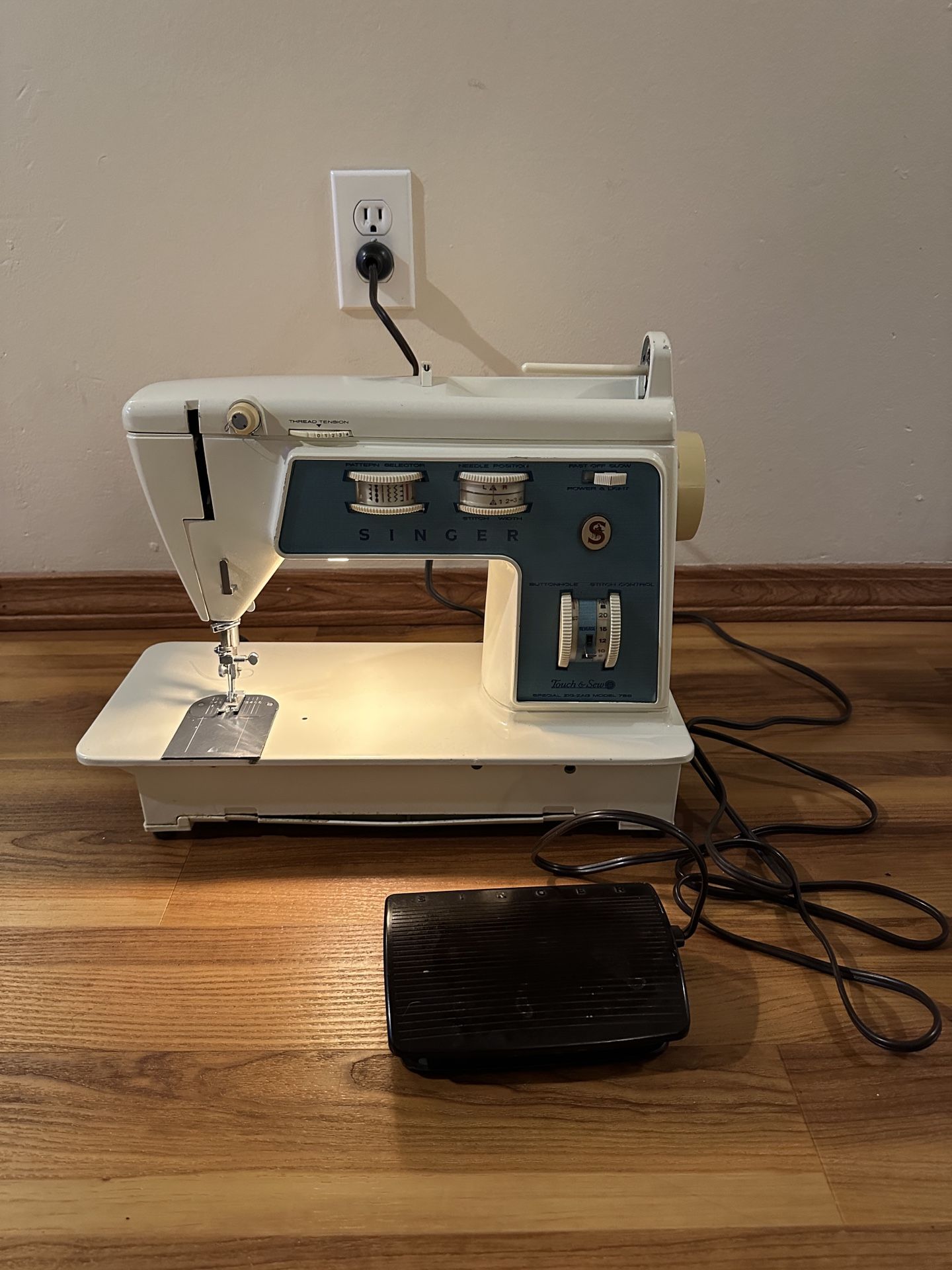 Singer 756 Sewing Machine 