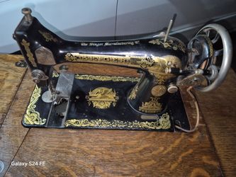 1923 Singer Sewing Machine