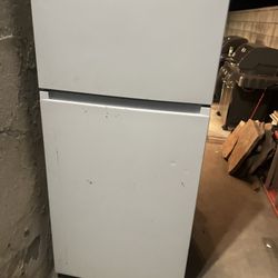 Refrigerator freezer