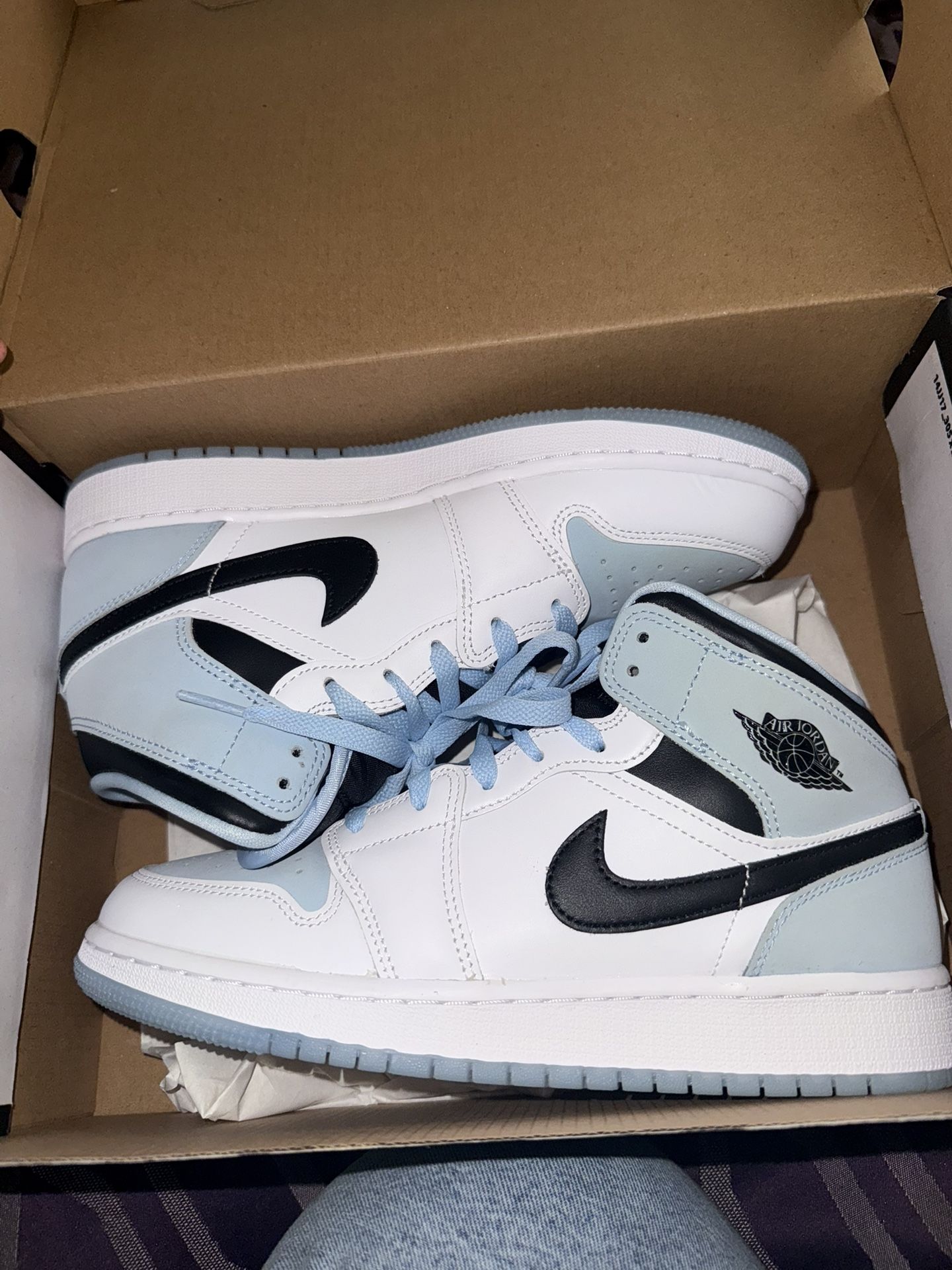 Jordan mid 1 
