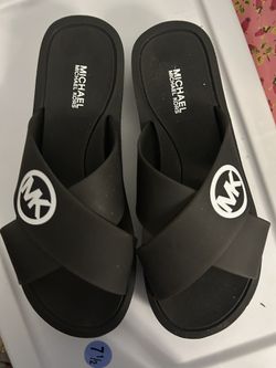 Micheal Kors Slides woman’s Size 7