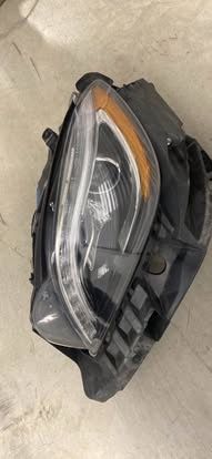 2020-2022 MERCEDES BENZ GLC DRIVER SIDE HEADLIGHT WITH RETAINER
