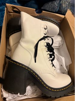 Doc martins white boots size 8