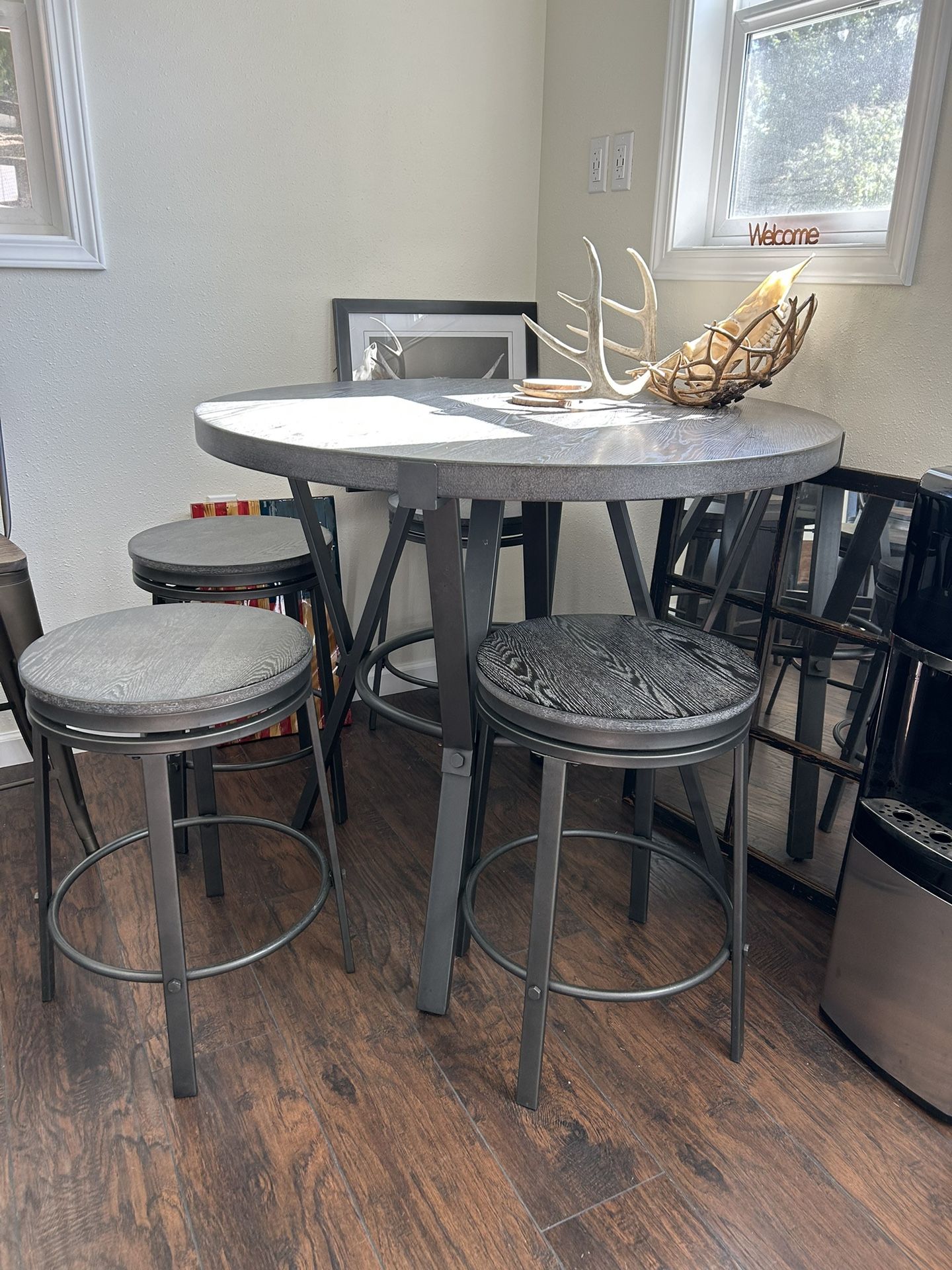 4 stool Steve Silver - Portland 5pc Counter Set