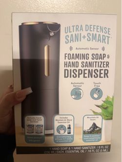 Automatic hand sanitizer